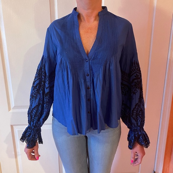 Gorgeous Blouse by Zara - Picture 4 of 10